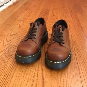 Dr.Martens women’s size 8 light brown shoes